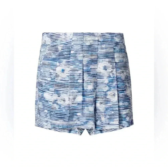 Lululemon &go Keepsake Short
Blurry Belle Multi size 8 - Picture 2 of 10